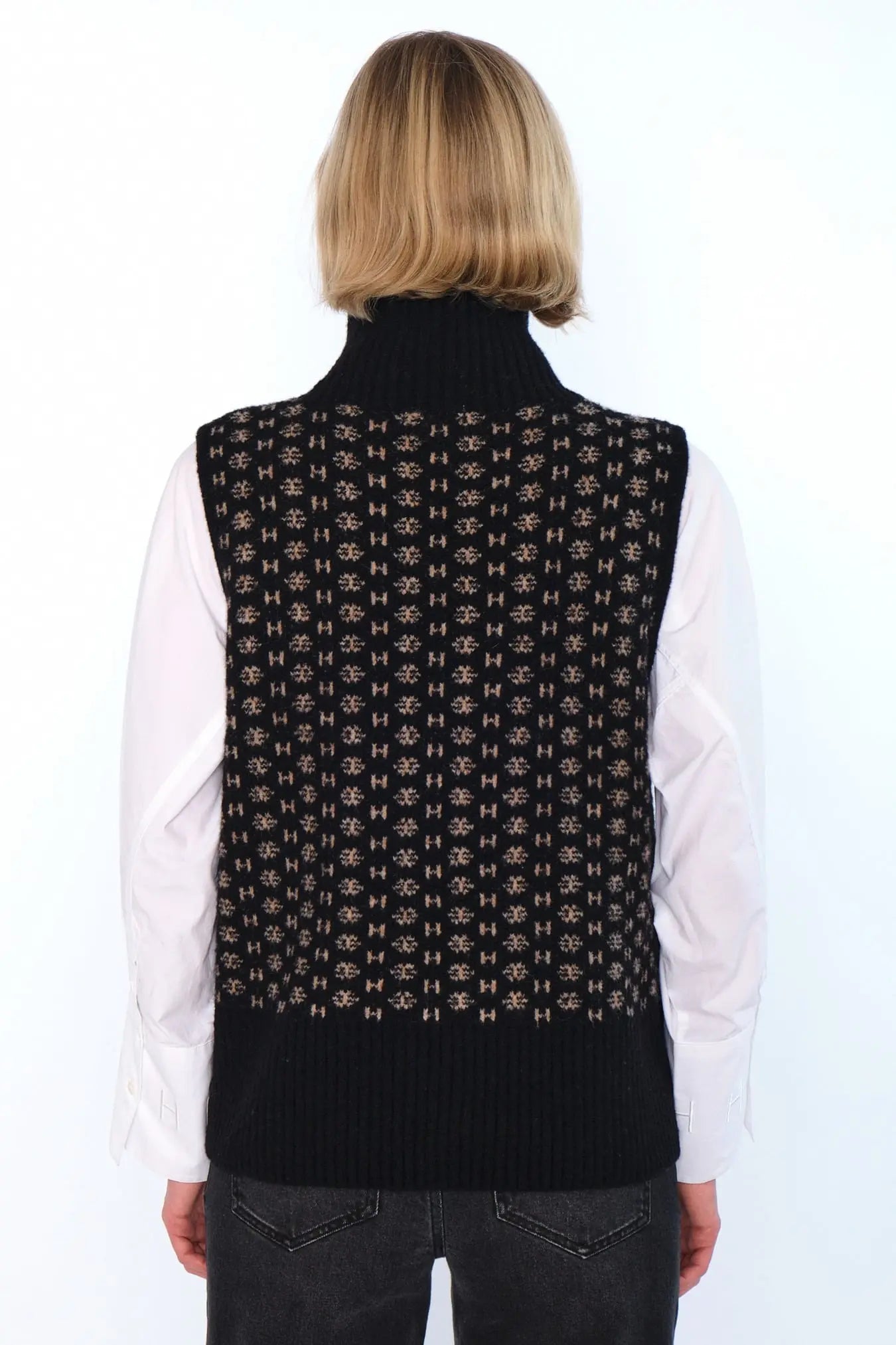 Logo Vest