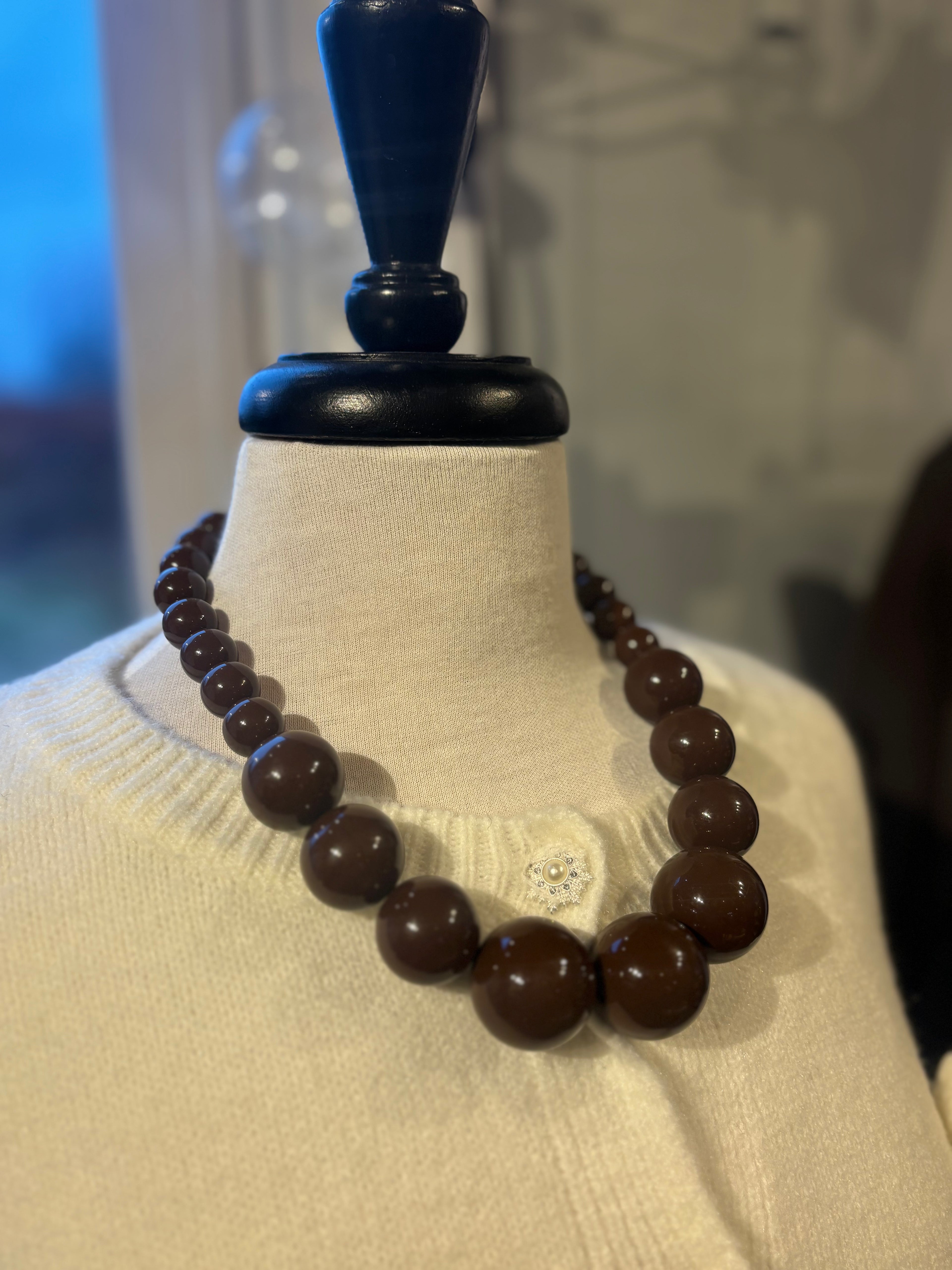 Retro Pearl Necklace - Brown