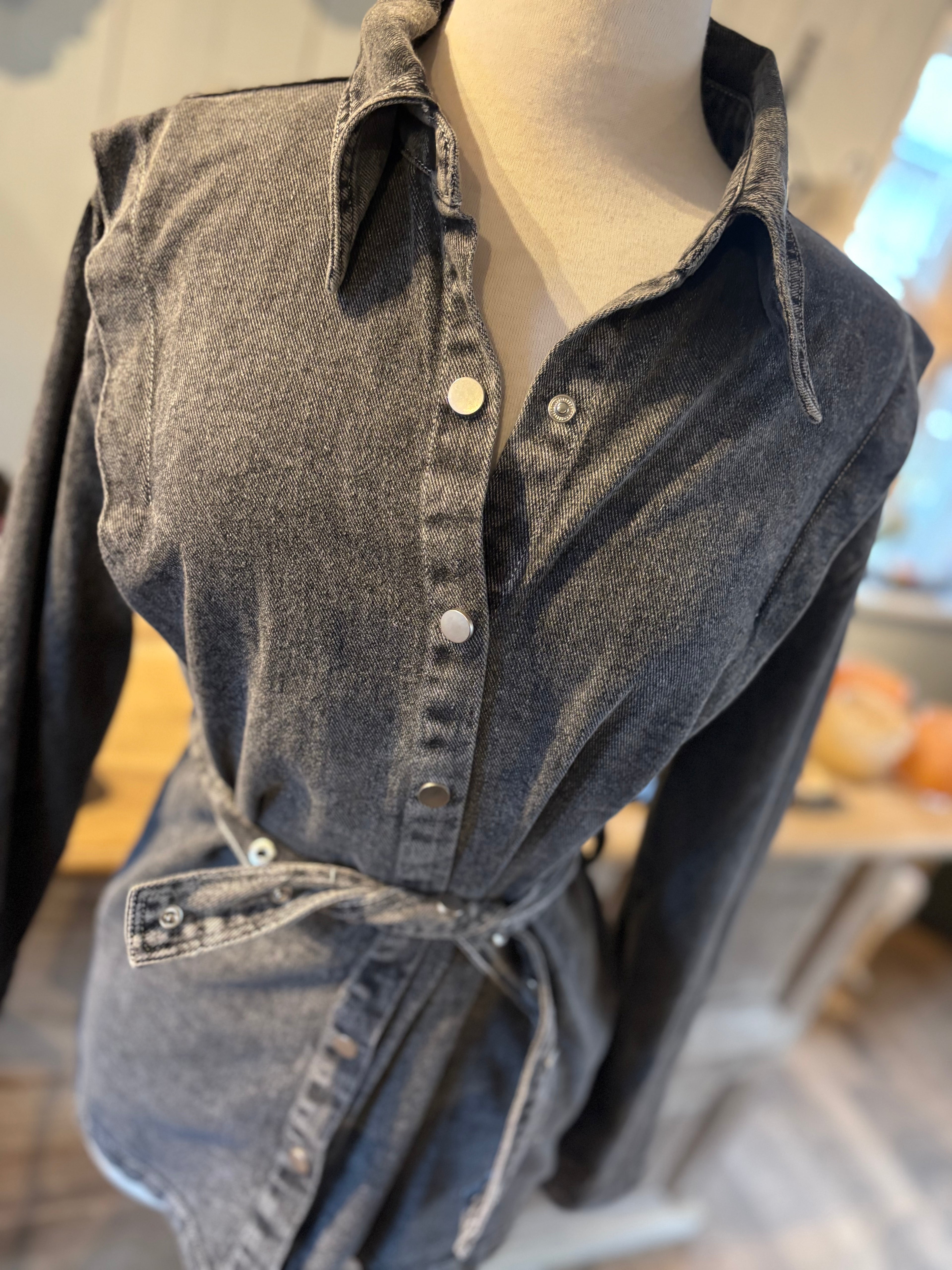Jeansjacka med bälte