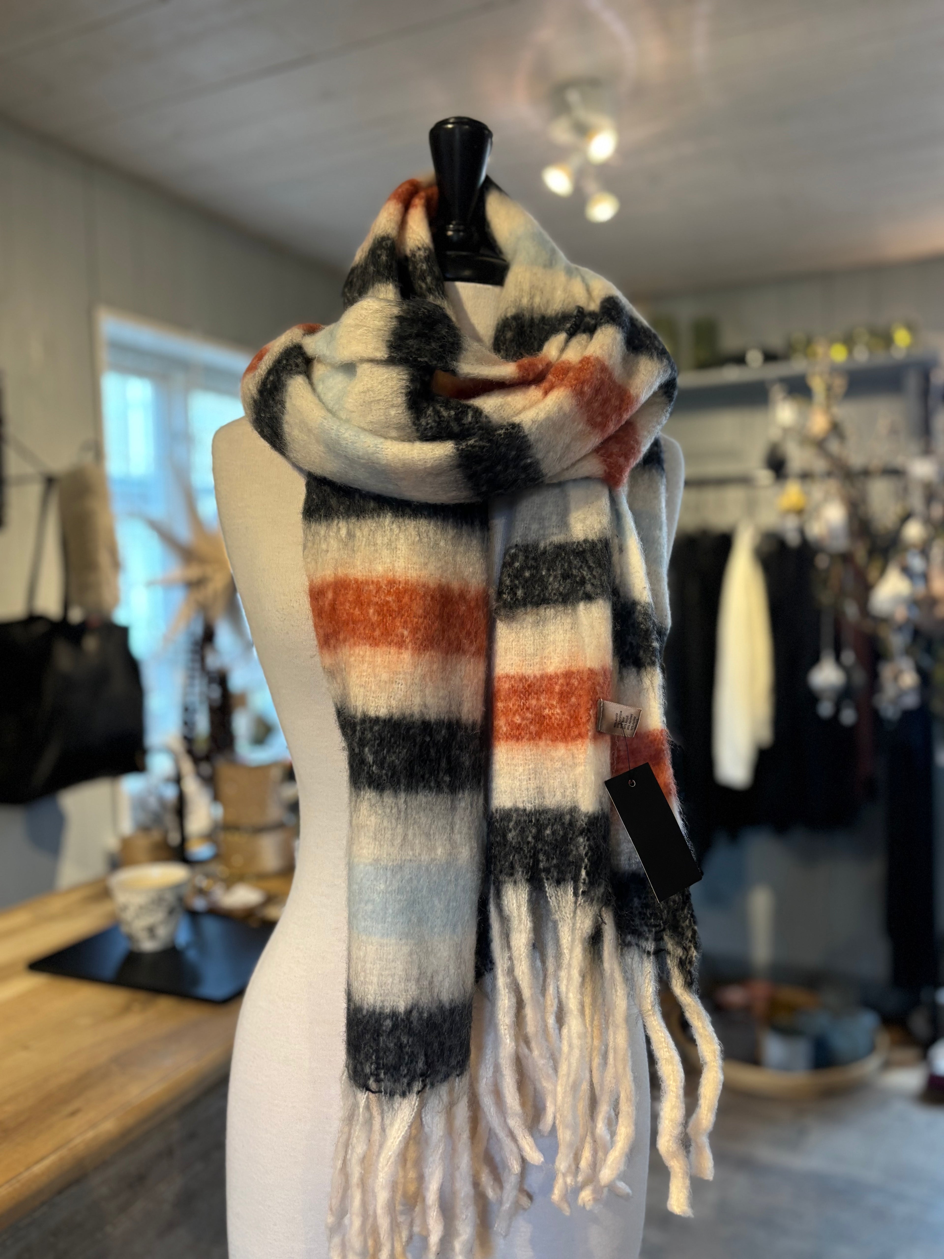 Striped Fluffy scarf 10% wool